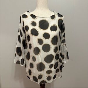 CHARLIE B Cream and Black Blouse with Boxy Style and Wide Sleeves